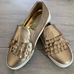 Kenneth Cole Collection Kam RuffleMetallic Sneaker